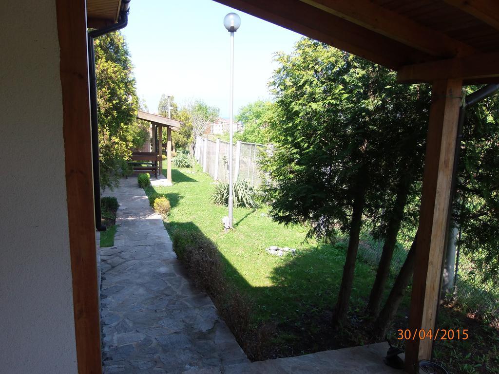 Villas And Bungalows Panorama Chernomorets Exterior foto