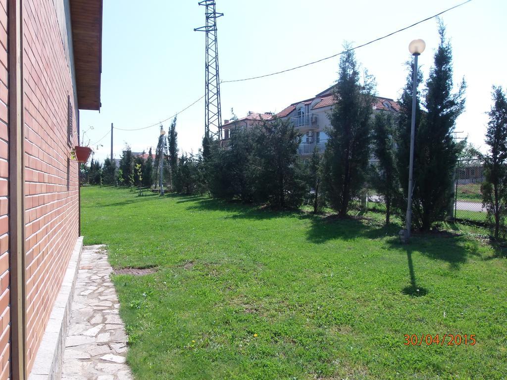 Villas And Bungalows Panorama Chernomorets Exterior foto